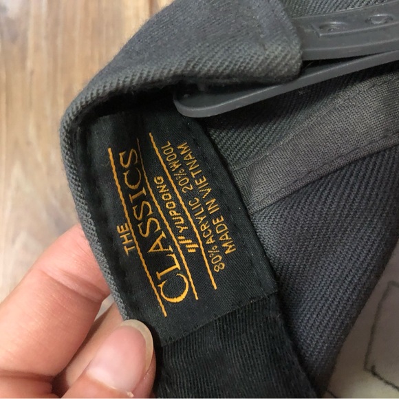 Pair of 2 hats - Picture 8 of 8